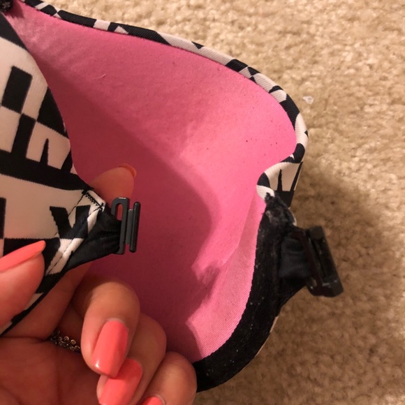 PINK BRA - Picture 3 of 3